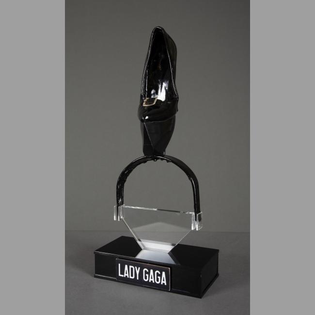 "Shoe" Headpiece with Mount