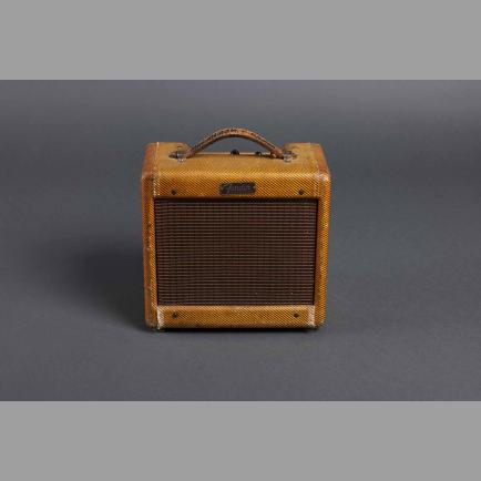 Brown Fender Champ AMP